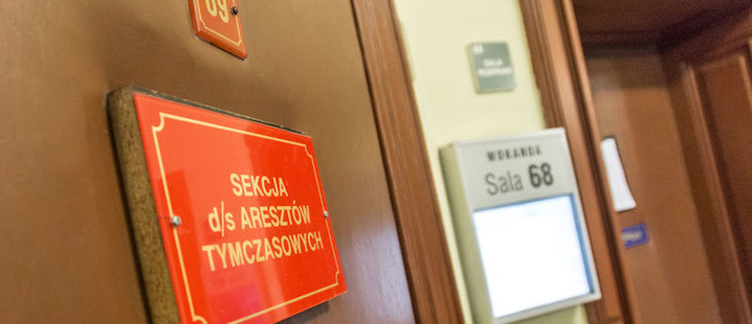 Atakował przypadkowych przechodniów. Nożownik w areszcie