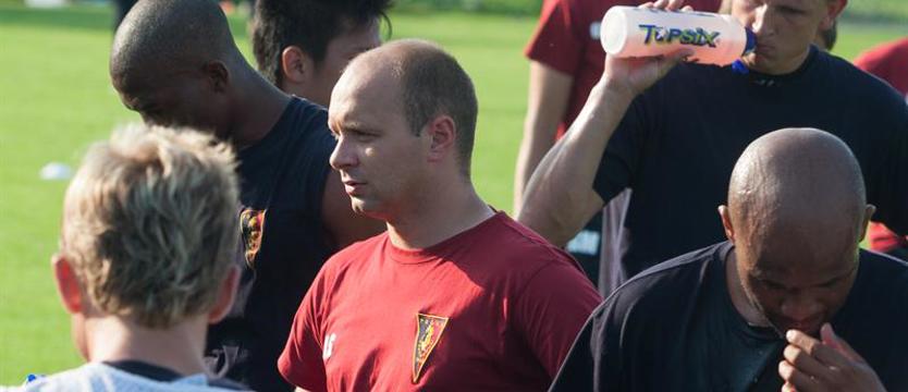 Piłka nożna. Przypomina się najmłodszy trener w historii Pogoni