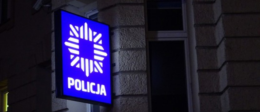 Agresor odpowie przed sądem za atak na policjantów