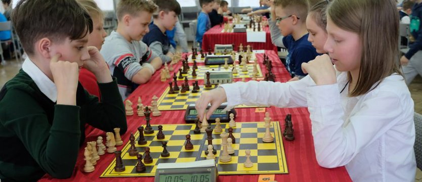 Uczniowie szczecińskich podstawówek  w szachowych mistrzostwach
