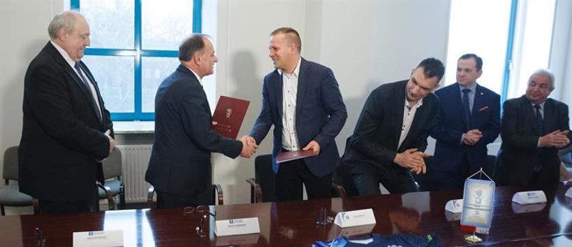 Stocznia wraca do siatkówki