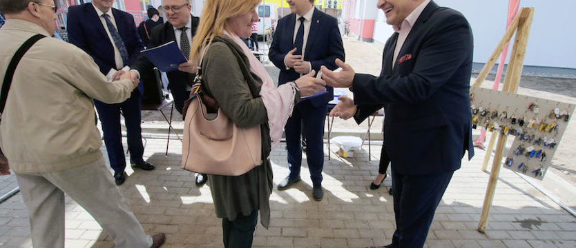 176 szczęśliwych rodzin. Odebrali klucze