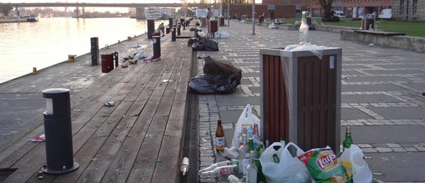 Radni wycofali projekt uchwały o alkoholu
