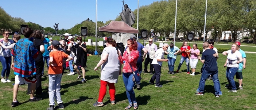 Świętowali i manifestowali dla godności