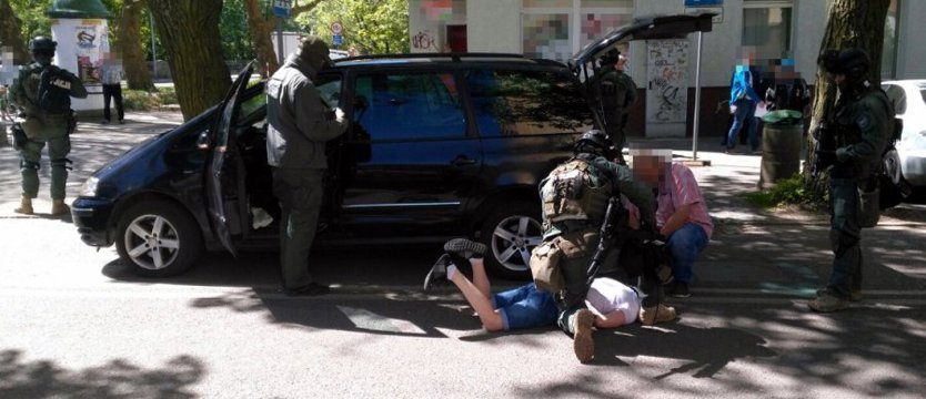 Zatrzymali 10 osób i znaleźli 12 kg narkotyków