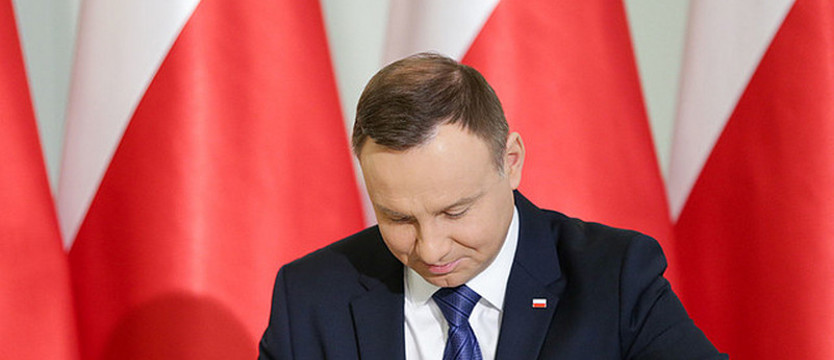 Prezydent podpisał nowelę ustawy podnoszącą rentę socjalną