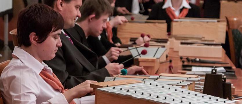 Gamelan z transmisją