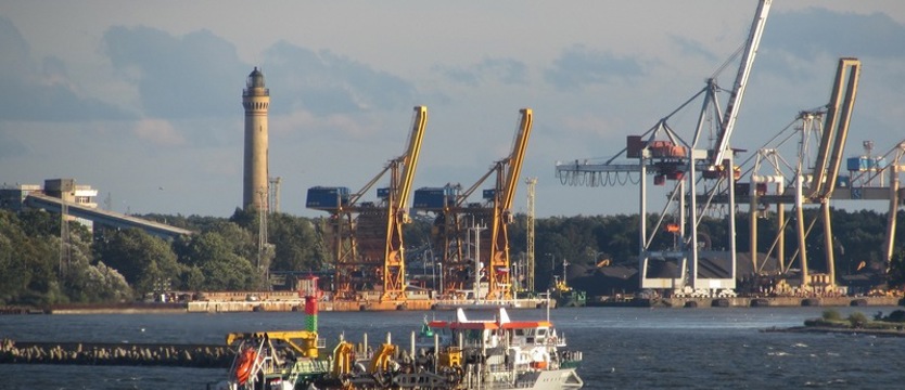 Zmarł marynarz, który przypłynął na statku z Liberii; sanepid zlecił sekcję zwłok