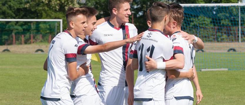 Piłka nożna. Zwycięstwo i remis juniorów młodszych