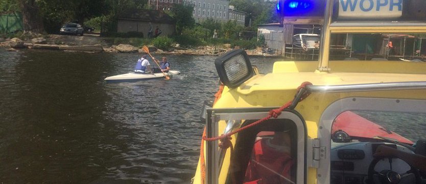 Aplikacja Ratunek pomogła kajakarzom na jeziorze Dąbie