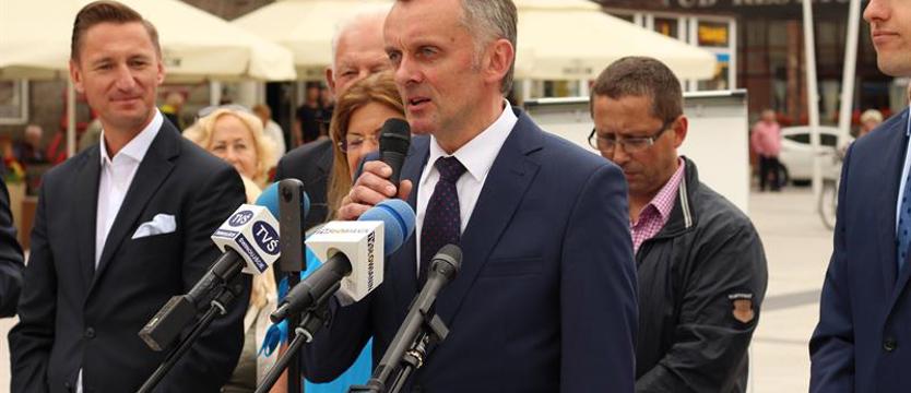 Konferencja ze skargą w tle