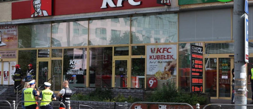 Mężczyzna z granatem