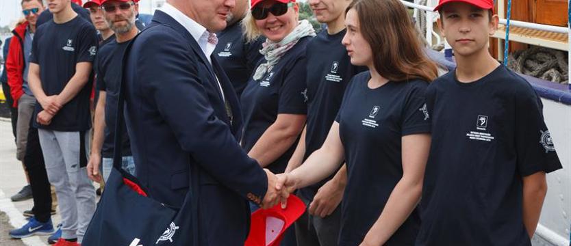 „Rejs odkrywców”: żaglowiec i jachty wypłynęły