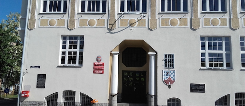 Magistrat niedostępny dla niepełnosprawnych. A w Dziwnowie potrafią!