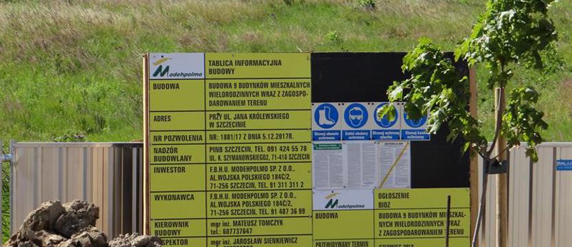 Dziewięć bloków przy stawie i ekologiczne kontrowersje