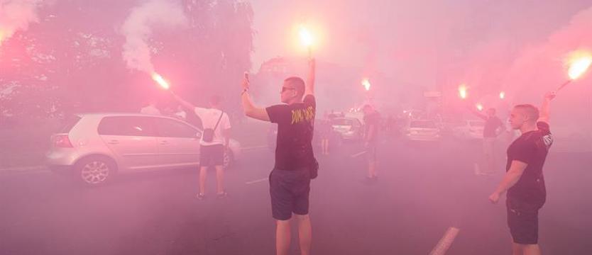 Cześć i chwała bohaterom!