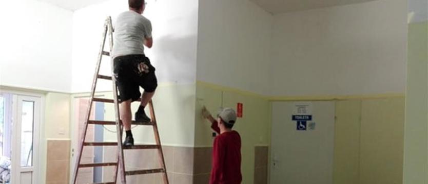 Mieszkańcy remontują schronisko