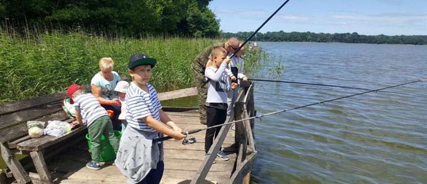 Familijne koło wędkarzy