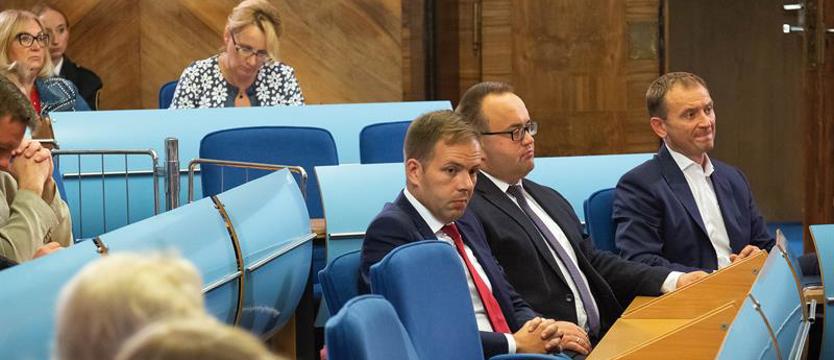 Wspólny prezent PO i PiS. Wszystkie dzieci za darmo komunikacją