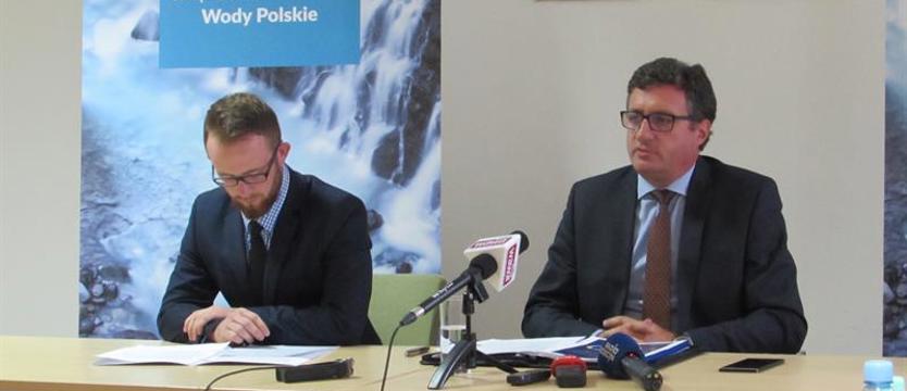 Droga woda i ścieki, a gminom wciąż mało...