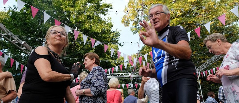 Różankowa zabawa na dechach i w dechę