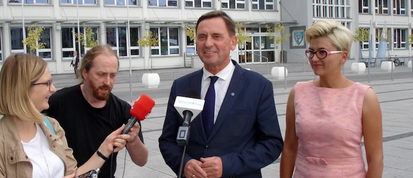 Oskarżenia zamiast debaty