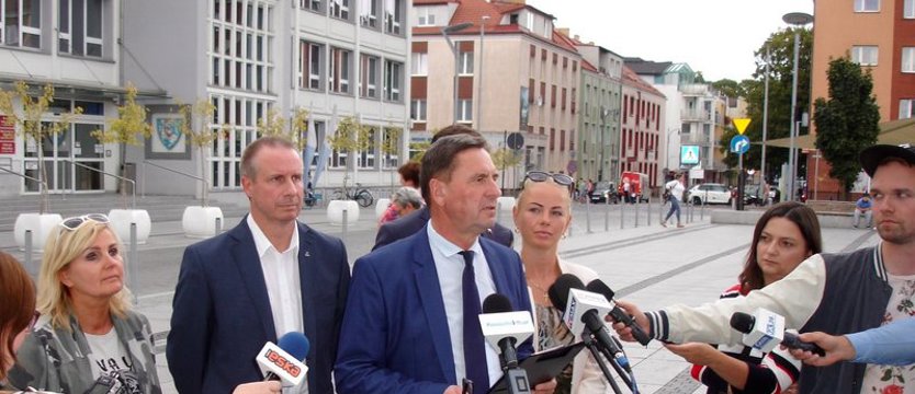Debata na żywo sześciu kandydatów