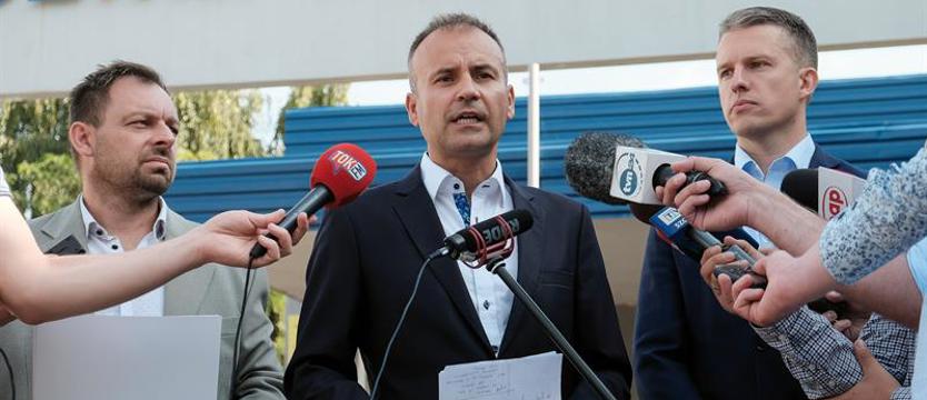 Platforma oskarża, stocznia odpowiada