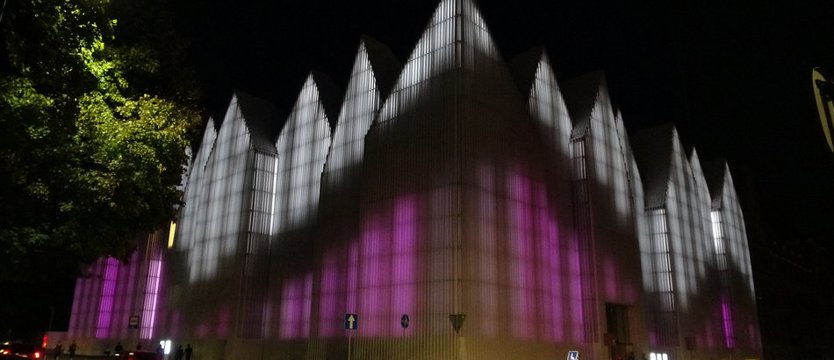 Filharmonia w świetlne paski