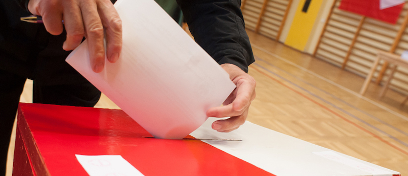 PKW wylosowała numery list wyborczych. PiS 10, KO 4