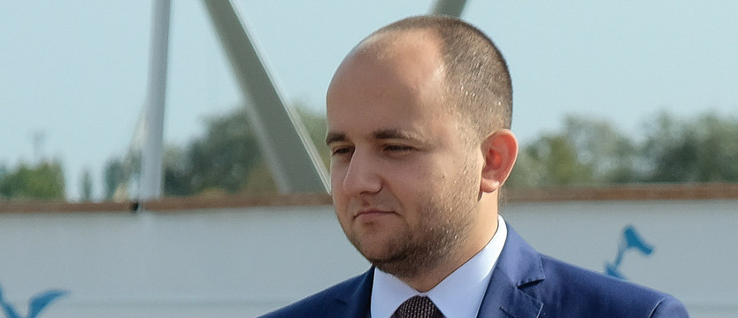 Dariusz Matecki wygrał z PO