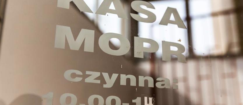 Życie na zasiłku – Romantica i test białej rękawiczki