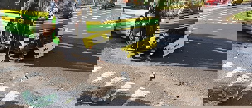 Autobus z autem