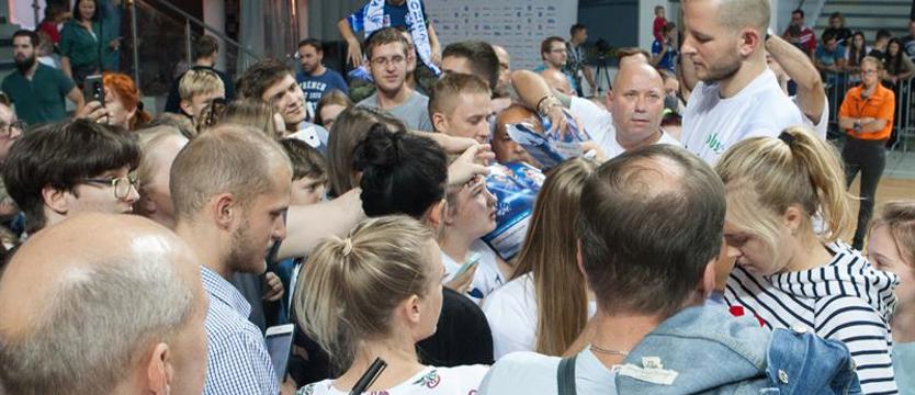 Siatkówka. Dwa tygodnie na zwrot biletów