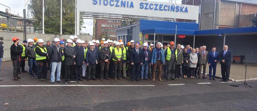 Przed bramą główną list do premiera i... radość ze Stoczni Szczecińskiej
