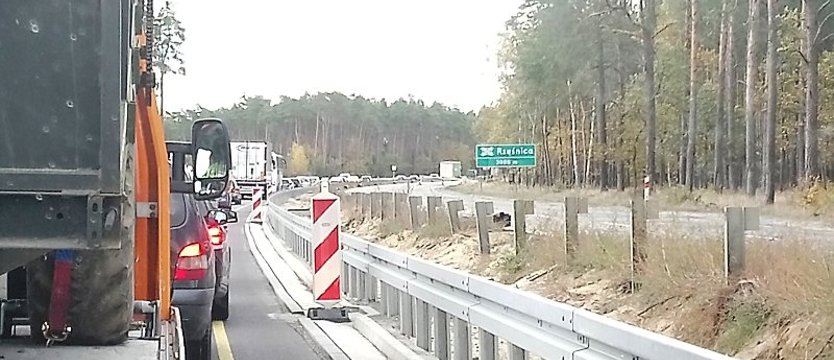 Duży korek na węźle Rzęśnica