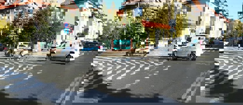 Radiowóz z osobówką