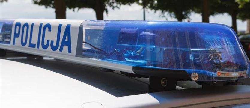 Policjant bił pałką po głowie