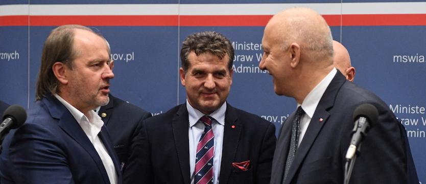 Jest porozumienie MSWiA ze związkami służb mundurowych