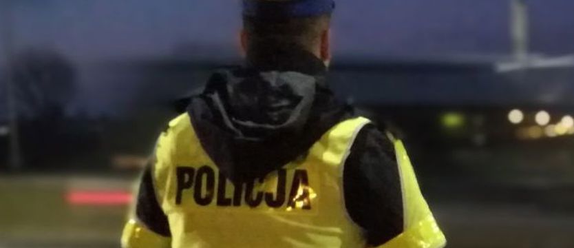 Dachowanie busa przed mostem Pionierów