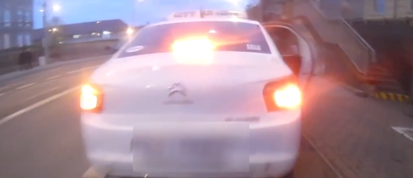 Spotkanie z taksówką na ścieżce rowerowej