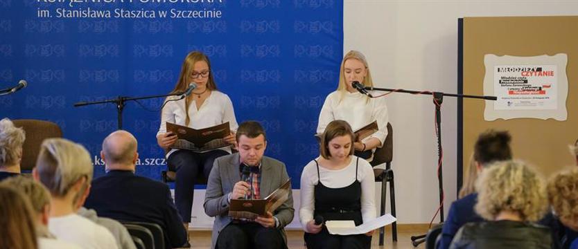Trwa Młodzieży Czytanie w Książnicy