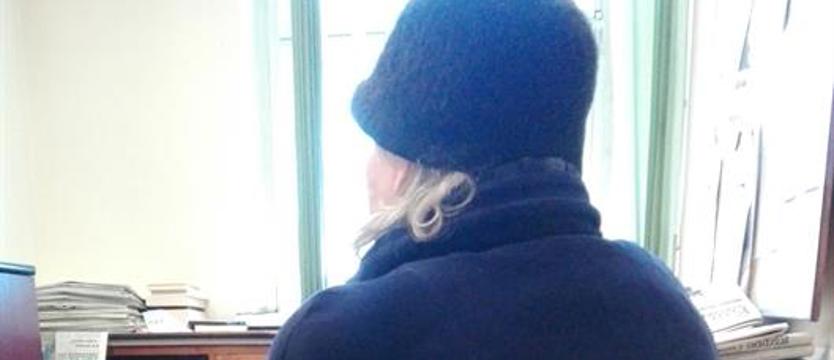 Lanie wody i penetrowanie szaf