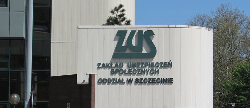ZUS i zwolnienia elektroniczne. Dłużej czynne w piątek i otwarte w sobotę