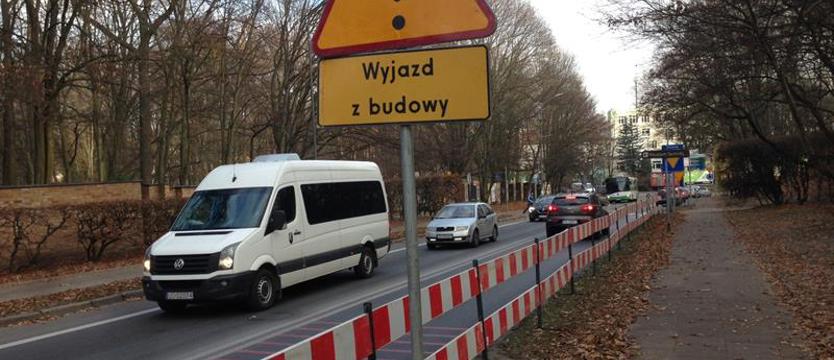 Łękno. Ograniczenia dla pieszych i cyklistów