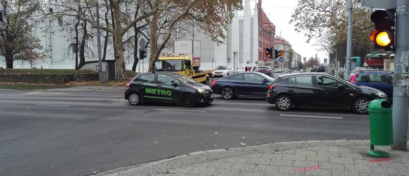 Kto tych kierowców uczy?