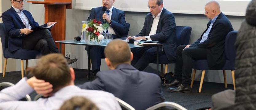 O stoczniowych losach