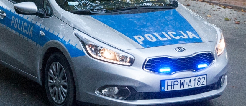 Wyprzedzał „na trzeciego”. Stracił prawo jazdy