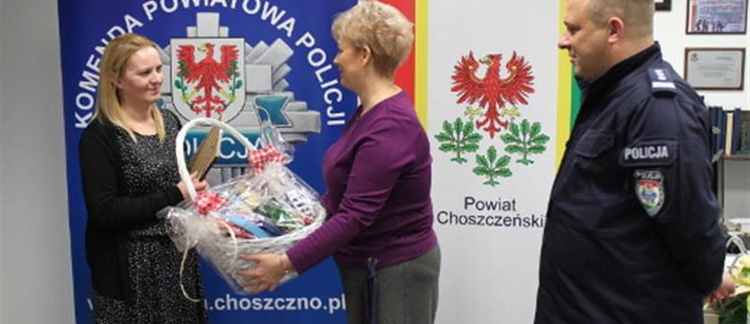 Znaleźli 10 tysięcy złotych i oddali je policji