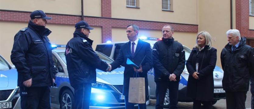 Policja wybiera radiowozy na prąd